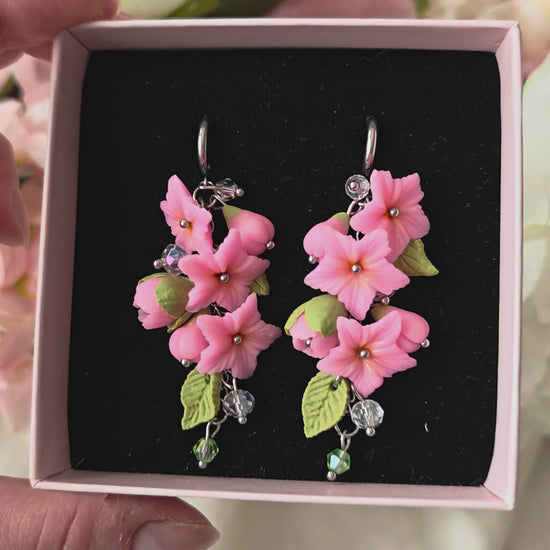 Medow kukkakorvakorut vaalea neonpinkki video