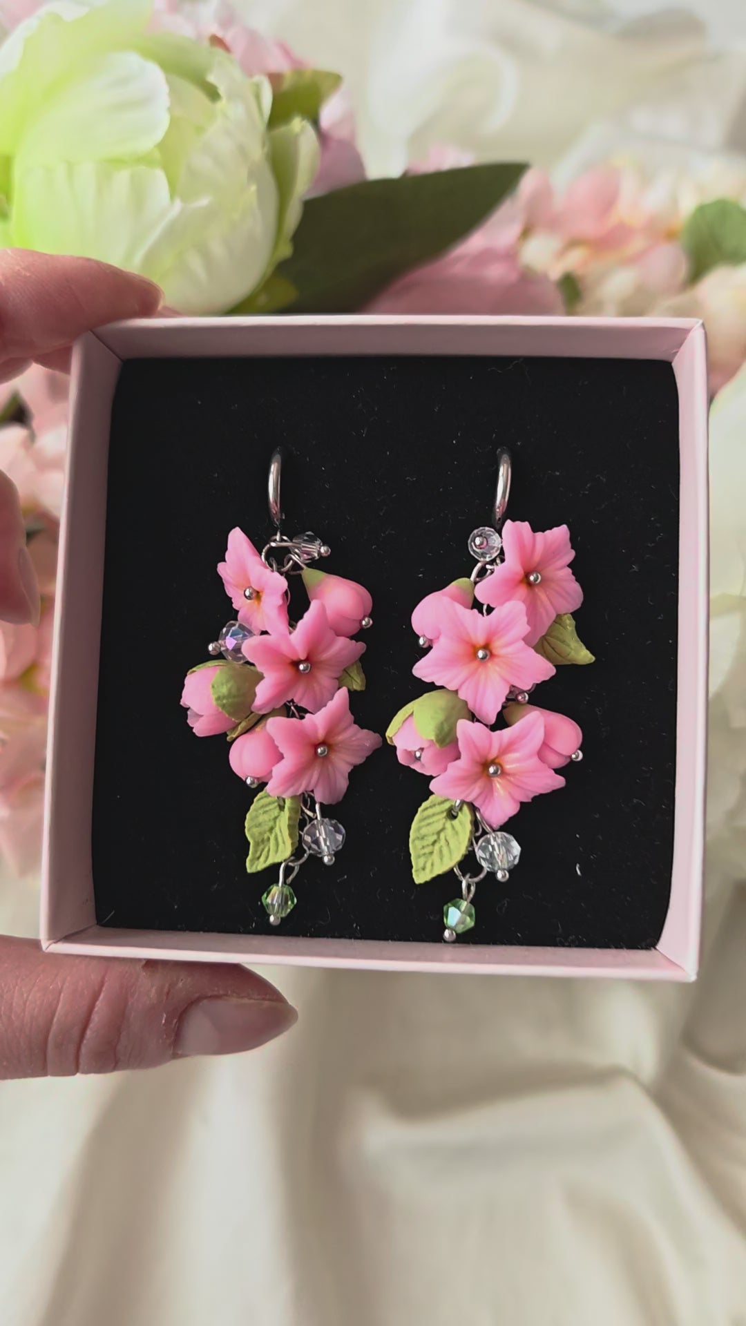 Medow kukkakorvakorut vaalea neonpinkki video